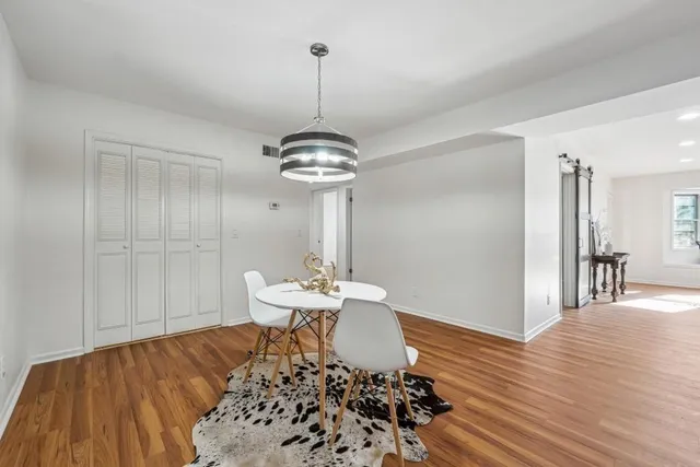 $290,000 | 6851 Roswell Road, Unit N20, Sandy Springs, GA 30328