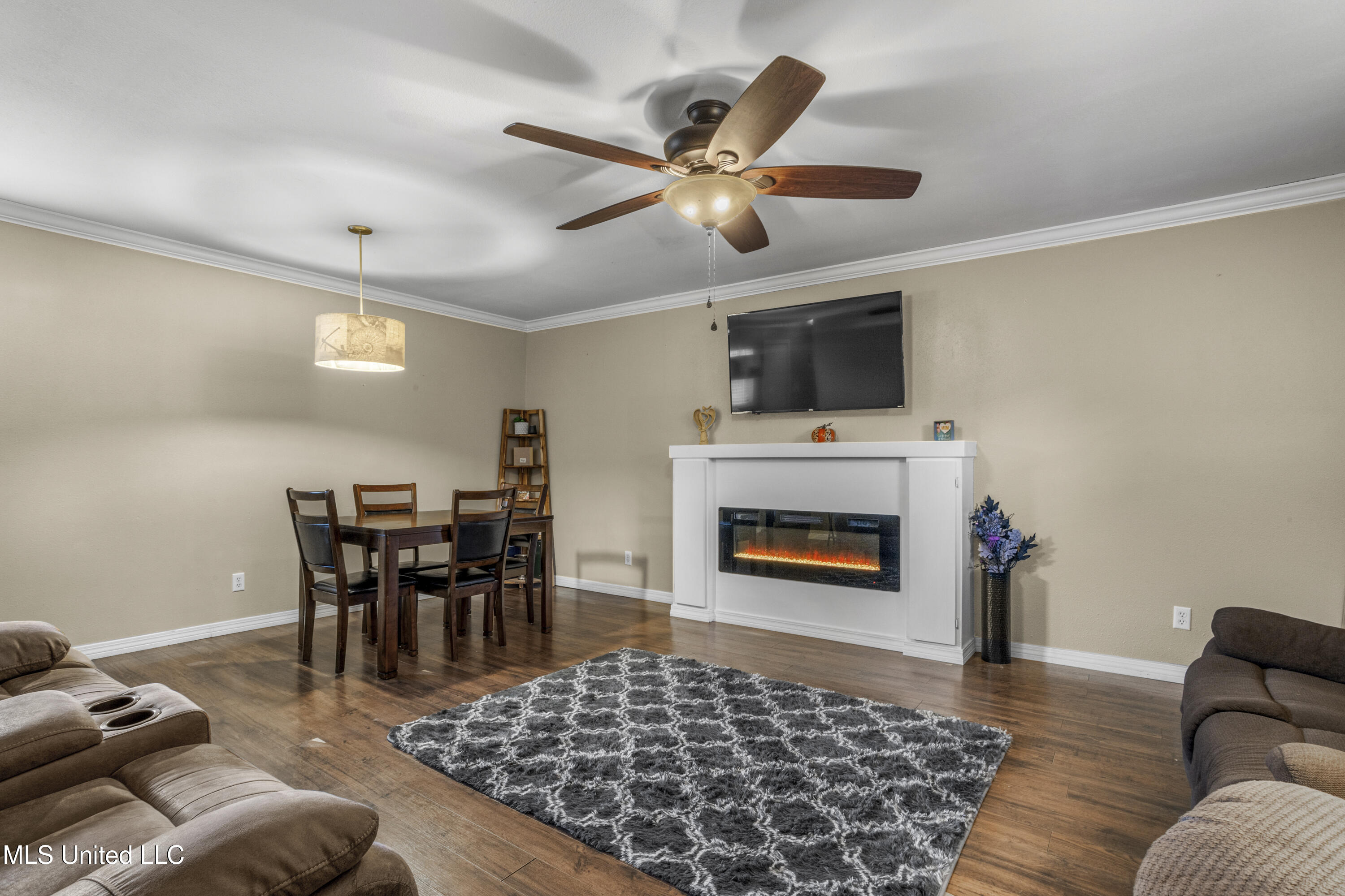 6913 Barnes Road Moss Point, MS 39563 - Photo 8 of 26 0008