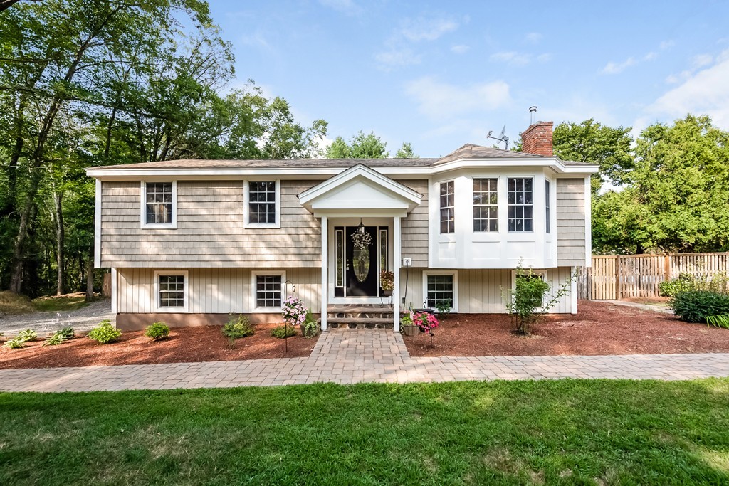 6 Farnham Road Georgetown, MA 01833 - Photo 1 of 30 Gallery Image 1