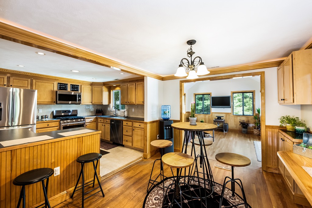 6 Farnham Road Georgetown, MA 01833 - Photo 9 of 30 Gallery Image 9