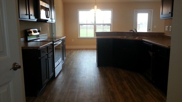 594 Fulton Loop Foley, AL 36535 - Photo 10 of 26 Kitchen