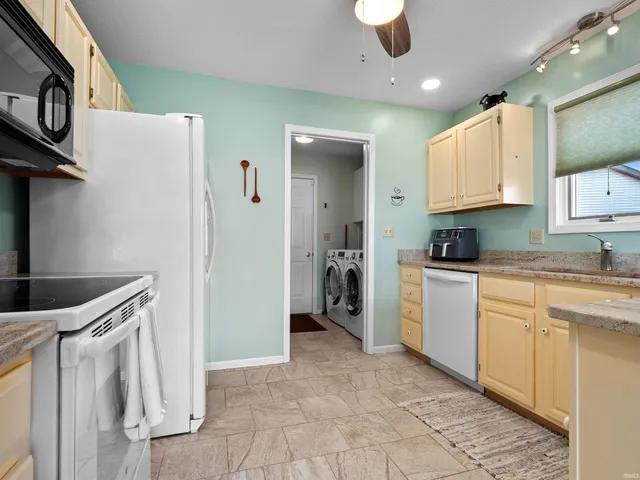 $255,900 | 815 Dove Nest Cove, Fort Wayne, IN 46825