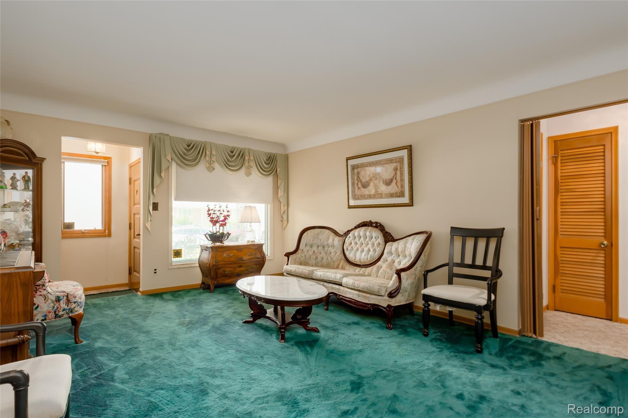 11056 Racine Road Warren, MI 48093 - Photo 3 of 24 3.jpg