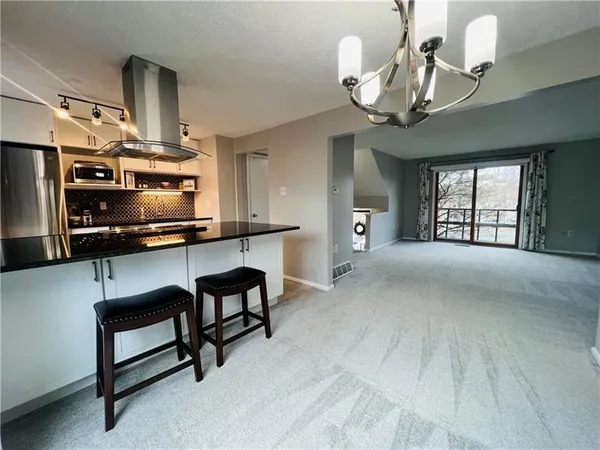 $2,100 | 405 Parkwood Drive, Cranberry Township, PA 16066