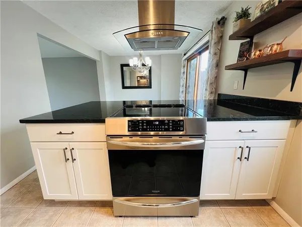 $2,100 | 405 Parkwood Drive, Cranberry Township, PA 16066