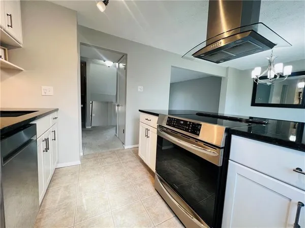 $2,100 | 405 Parkwood Drive, Cranberry Township, PA 16066