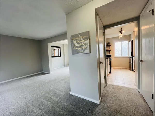 $2,100 | 405 Parkwood Drive, Cranberry Township, PA 16066