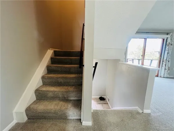 $2,100 | 405 Parkwood Drive, Cranberry Township, PA 16066