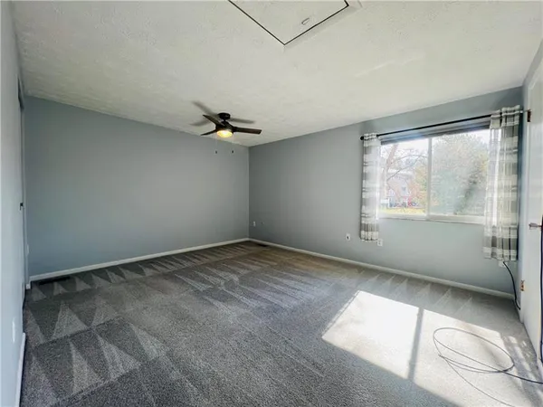 $2,100 | 405 Parkwood Drive, Cranberry Township, PA 16066