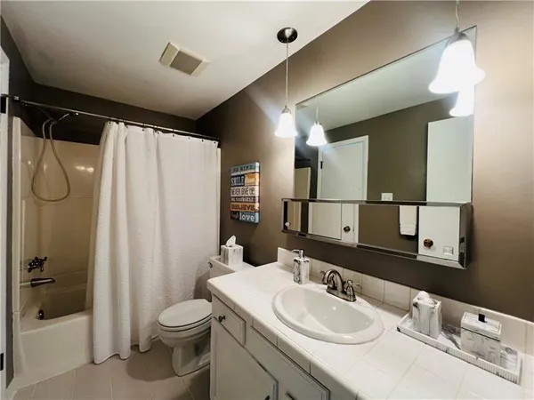 $2,100 | 405 Parkwood Drive, Cranberry Township, PA 16066