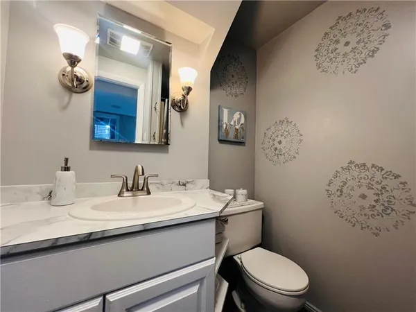 $2,100 | 405 Parkwood Drive, Cranberry Township, PA 16066