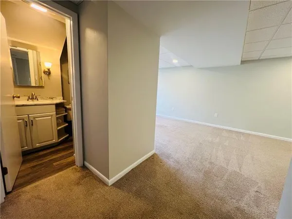 $2,100 | 405 Parkwood Drive, Cranberry Township, PA 16066