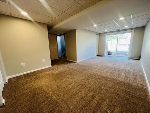 $2,100 | 405 Parkwood Drive, Cranberry Township, PA 16066