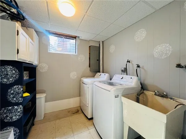 $2,100 | 405 Parkwood Drive, Cranberry Township, PA 16066