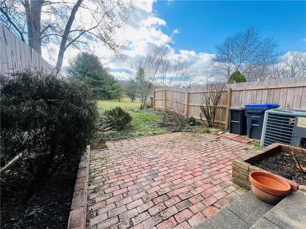 $2,100 | 405 Parkwood Drive, Cranberry Township, PA 16066