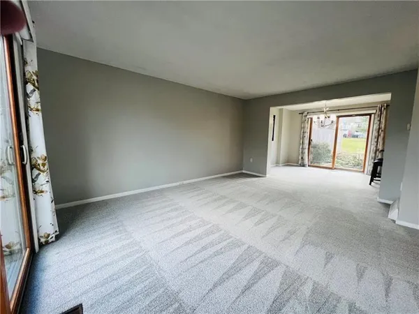 $2,100 | 405 Parkwood Drive, Cranberry Township, PA 16066