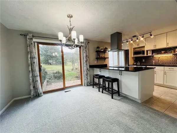 $2,100 | 405 Parkwood Drive, Cranberry Township, PA 16066