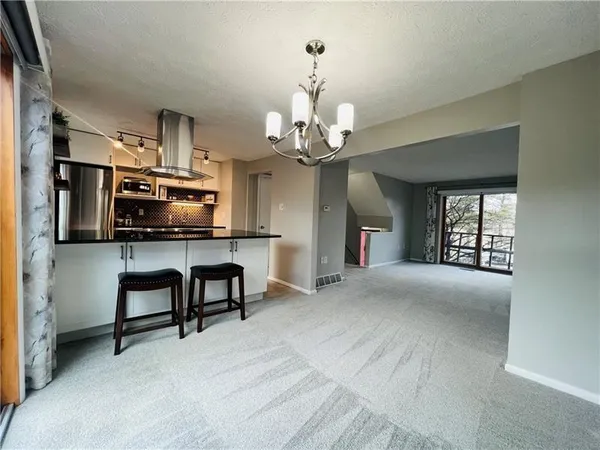 $2,100 | 405 Parkwood Drive, Cranberry Township, PA 16066