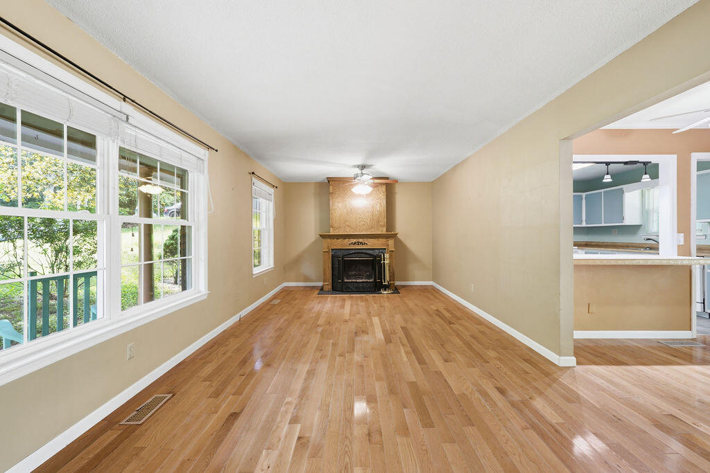 213 Maple Way Ringgold, GA 30736 - Photo 11 of 40 213MapleWay-9