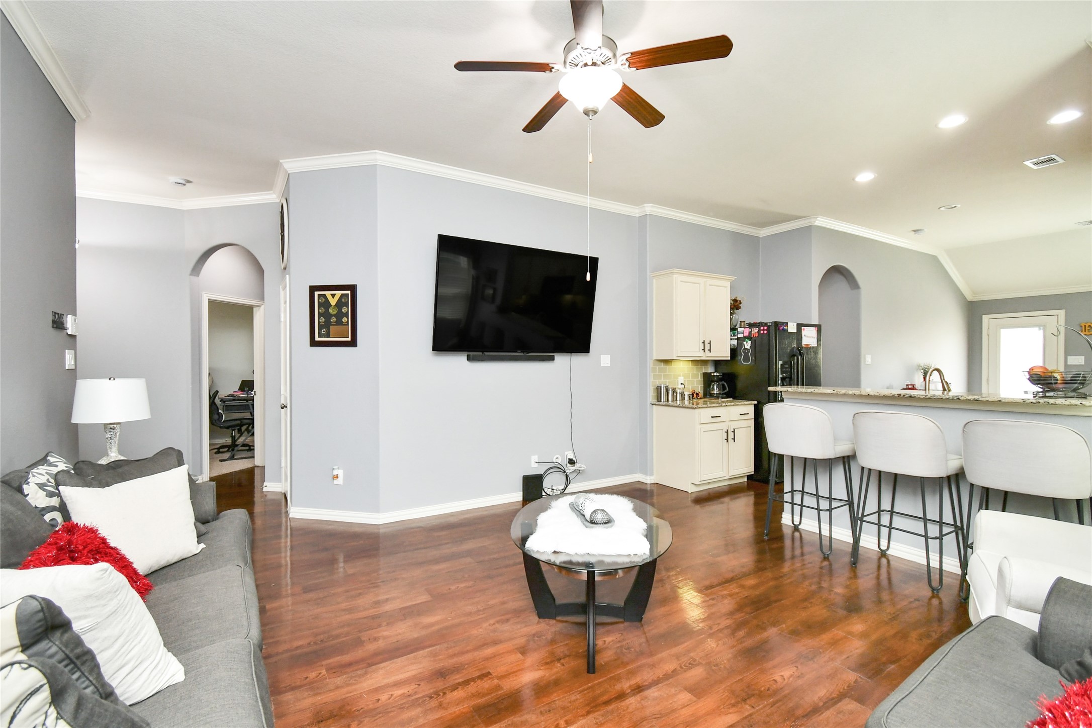 652 Maple Point Drive East Conroe, TX 77301 - Photo 7 of 35