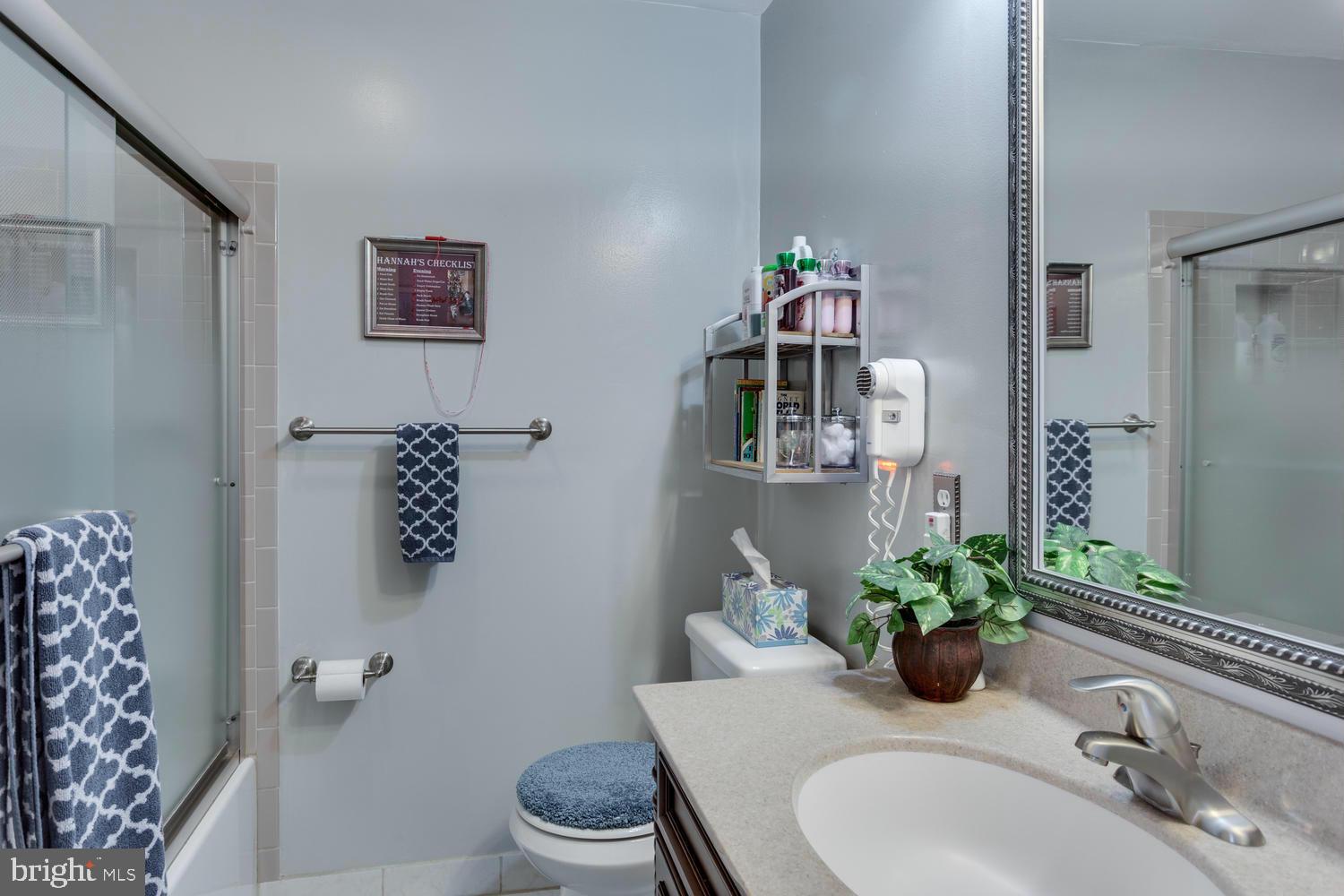 10193 Wavell Road Fairfax, VA 22032 - Photo 14 of 30 Bath