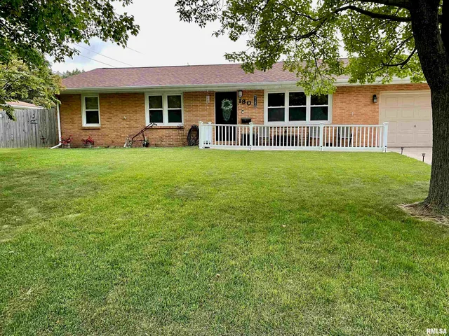 $200,000 | 180 Regent Street, Lincoln, IL 62656
