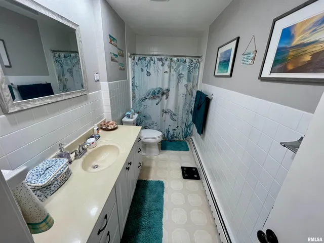 $200,000 | 180 Regent Street, Lincoln, IL 62656