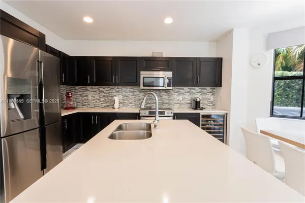 $6,300 | 10560 Northwest 69th Terrace, Unit 10560, Doral, FL 33178