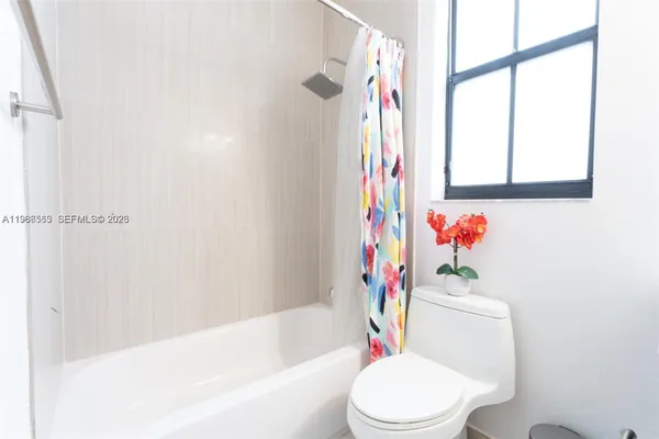 $6,300 | 10560 Northwest 69th Terrace, Unit 10560, Doral, FL 33178