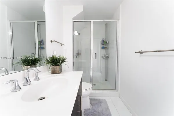 $6,300 | 10560 Northwest 69th Terrace, Unit 10560, Doral, FL 33178