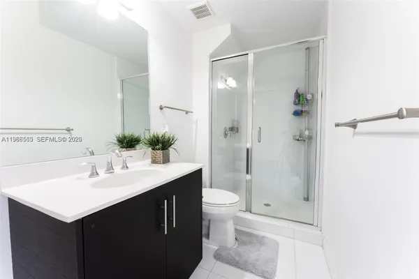 $6,300 | 10560 Northwest 69th Terrace, Unit 10560, Doral, FL 33178