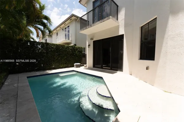 $6,300 | 10560 Northwest 69th Terrace, Unit 10560, Doral, FL 33178