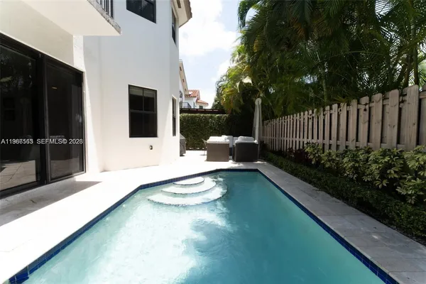 $6,300 | 10560 Northwest 69th Terrace, Unit 10560, Doral, FL 33178