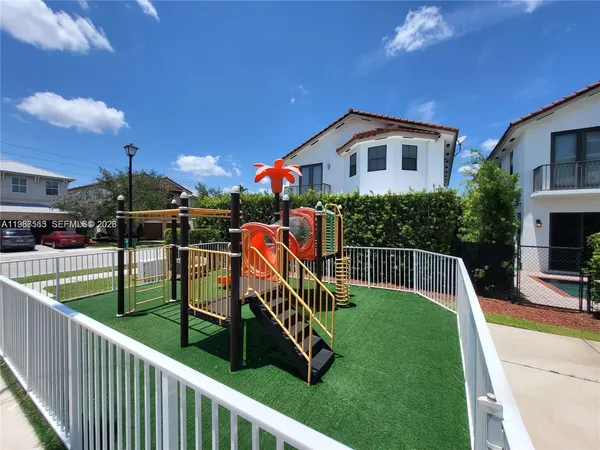 $6,300 | 10560 Northwest 69th Terrace, Unit 10560, Doral, FL 33178