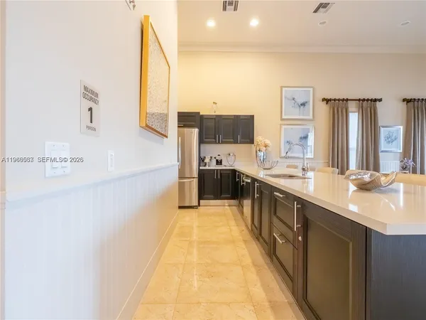 $6,300 | 10560 Northwest 69th Terrace, Unit 10560, Doral, FL 33178
