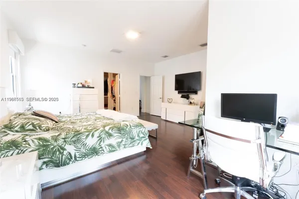 $6,300 | 10560 Northwest 69th Terrace, Unit 10560, Doral, FL 33178