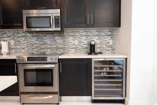 $6,300 | 10560 Northwest 69th Terrace, Unit 10560, Doral, FL 33178