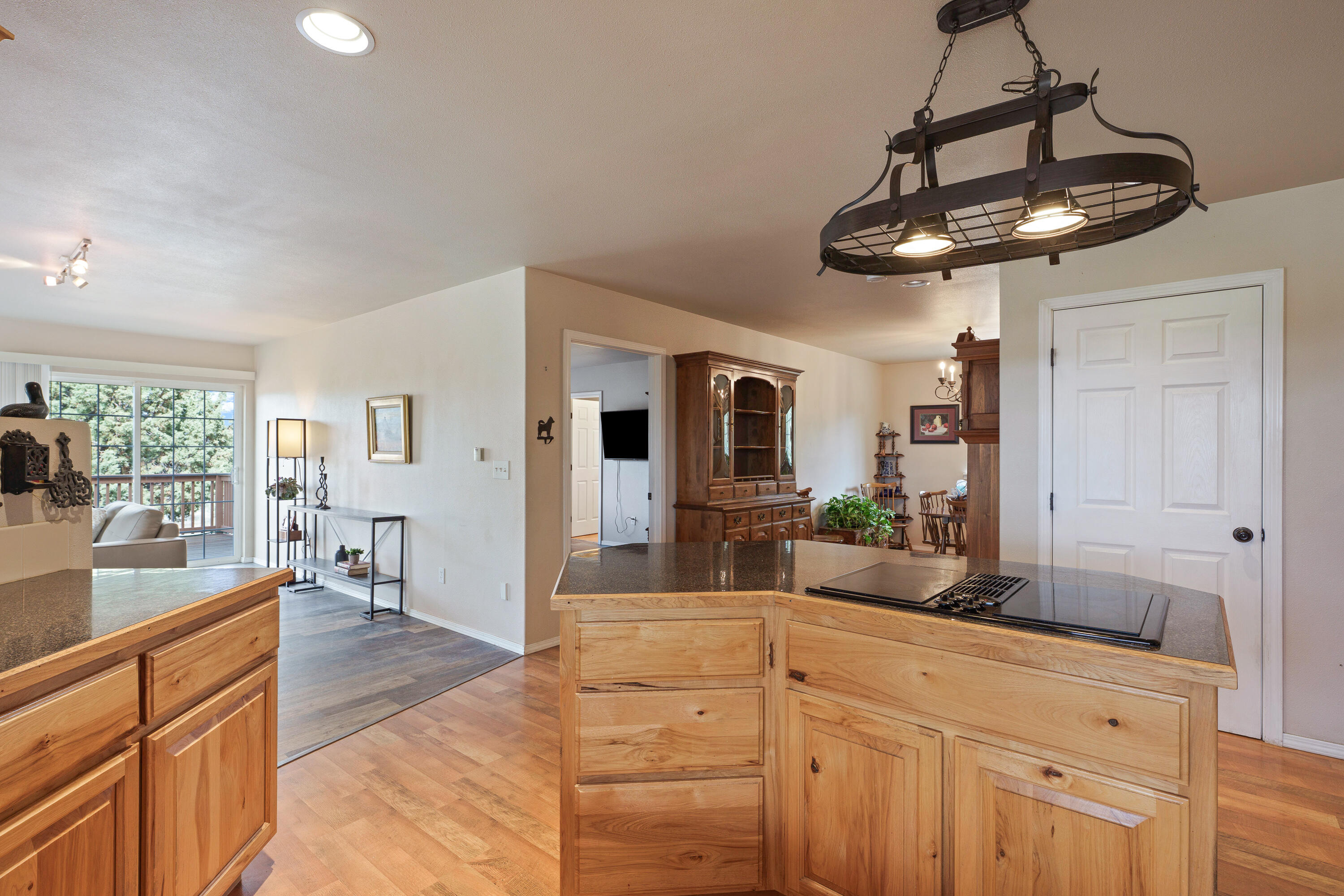 4681 Southeast Adobe Road Prineville, OR 97754 - Photo 17 of 49