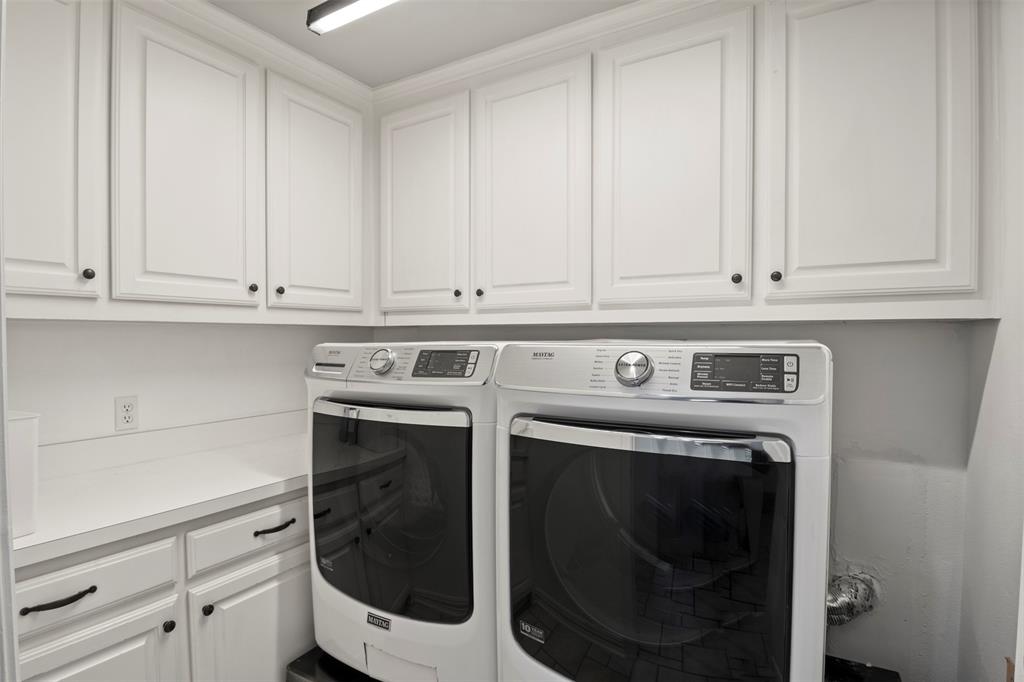 364 Preakness Place Road Van Alstyne, TX 75495 - Photo 28 of 40 a view of a washer and dryer