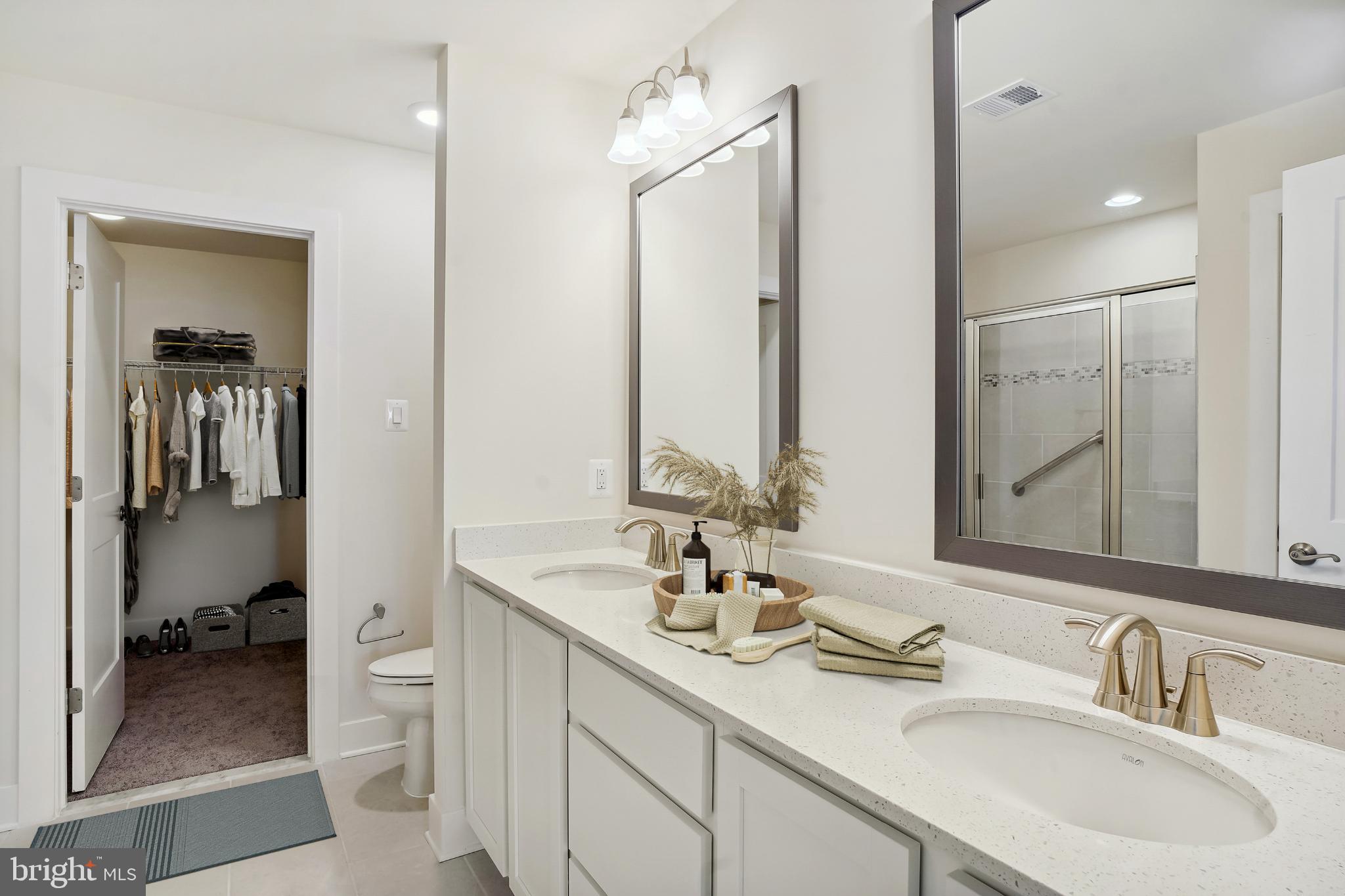 321 Highland Way Gettysburg, PA 17325 - Photo 16 of 34 Bathroom with walk-in closet
