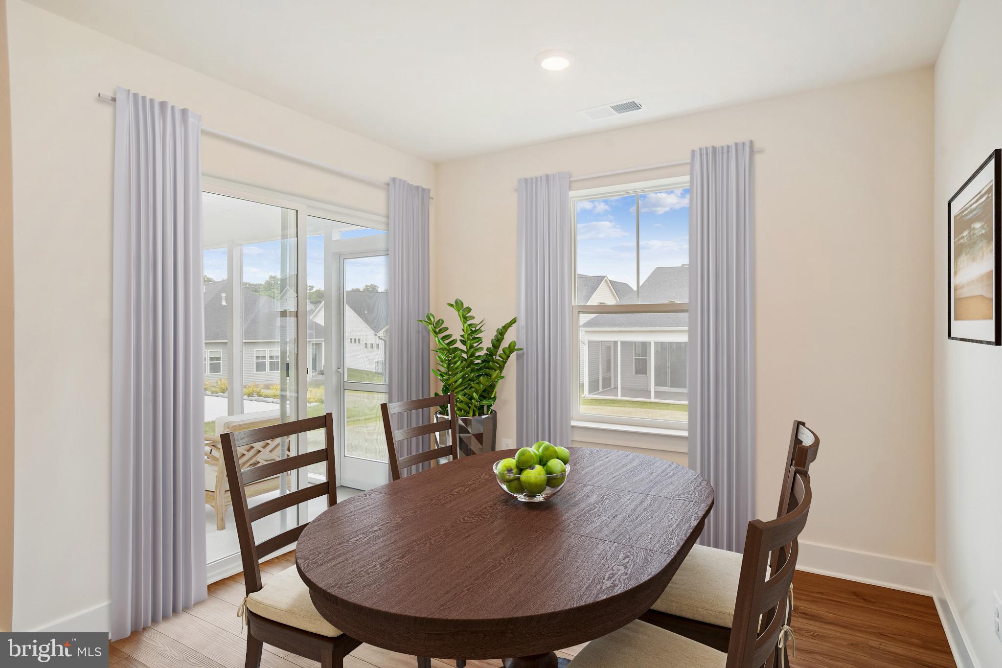 321 Highland Way Gettysburg, PA 17325 - Photo 7 of 34 Bright dining space