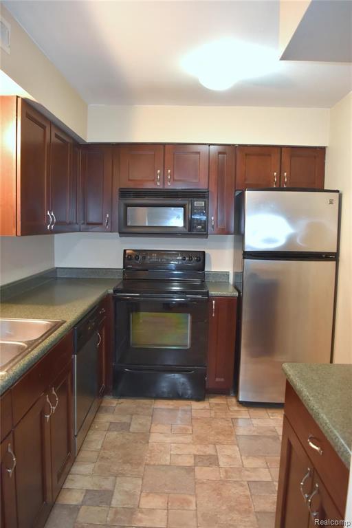 1514 Porter Circle Rochester, MI 48307 - Photo 2 of 18