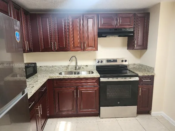 $1,900 | 1700 Northwest 58th Terrace, Unit 2E, Sunrise, FL 33313