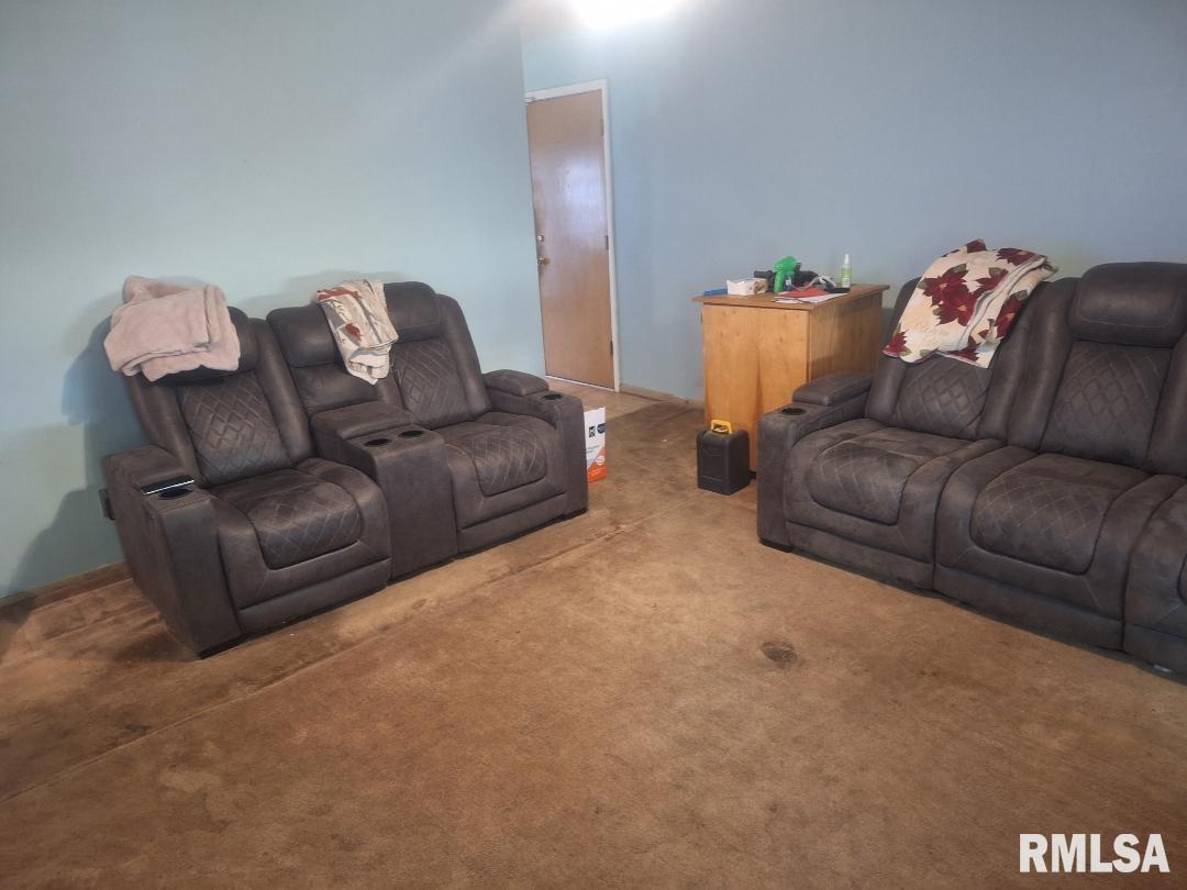 2134 West Lawrence Avenue Springfield, IL 62704 - Photo 2 of 11