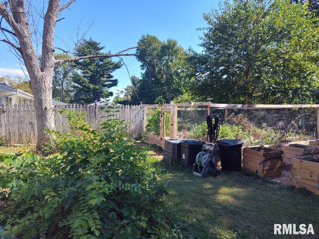 2134 West Lawrence Avenue Springfield, IL 62704 - Photo 10 of 11