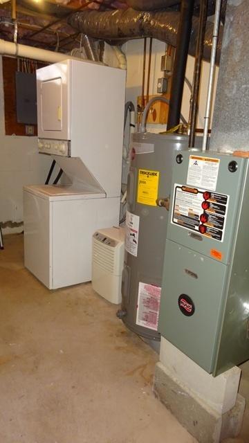 27 Hideaway Road, Unit G Buzzards Bay, MA 02532 - Photo 24 of 34 a utility room with dryer and washer