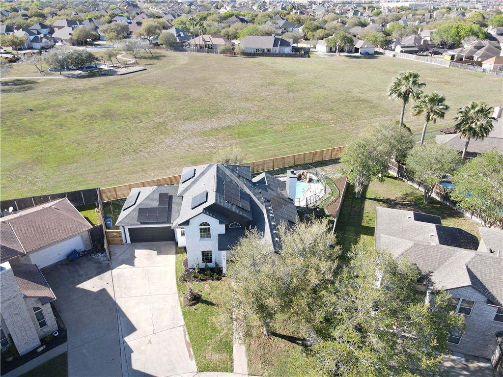 6402 Avignon Street Corpus Christi, TX 78414 - Photo 4 of 36