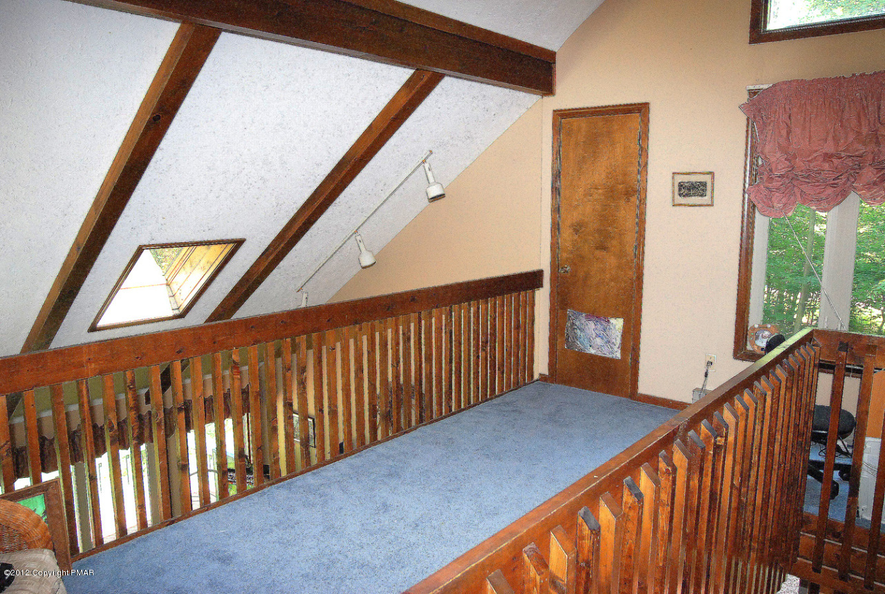 160 Cumberland Road Pocono Pines, PA 18350 - Photo 5 of 12 LOFT