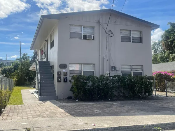 $1,500 | 914 4th Street, Unit 3, West Palm Beach, FL 33401