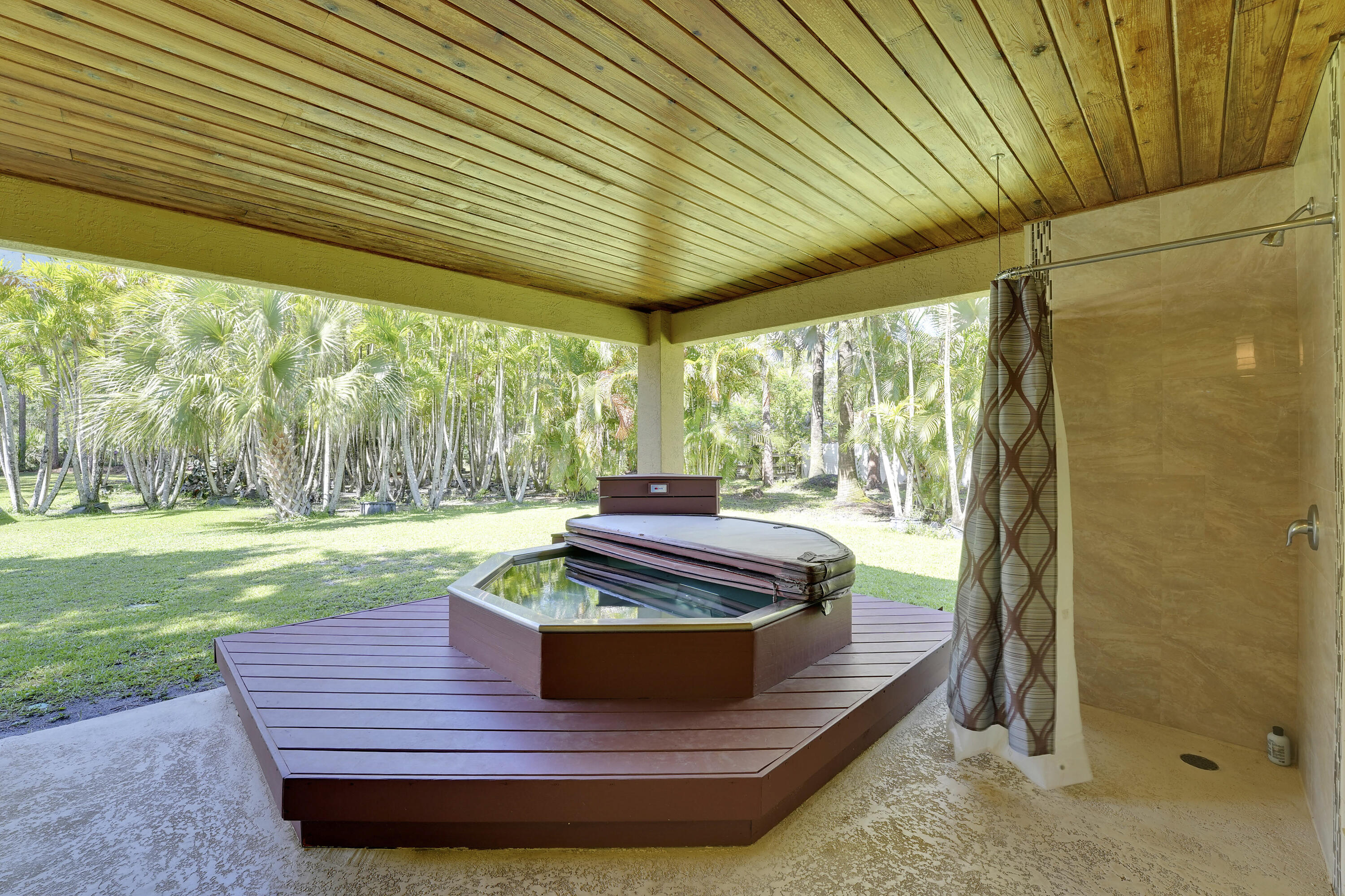 12263 Sandy Run Road Jupiter, FL 33478 - Photo 37 of 71 Stainless Spa / Outdoor Shower